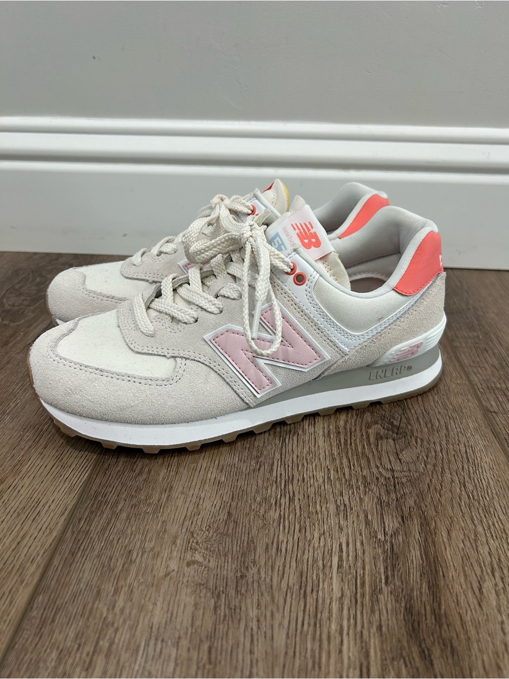 NEW w/out tags- New Balance Women's Sneakers in Cream with Pink Accents size 8